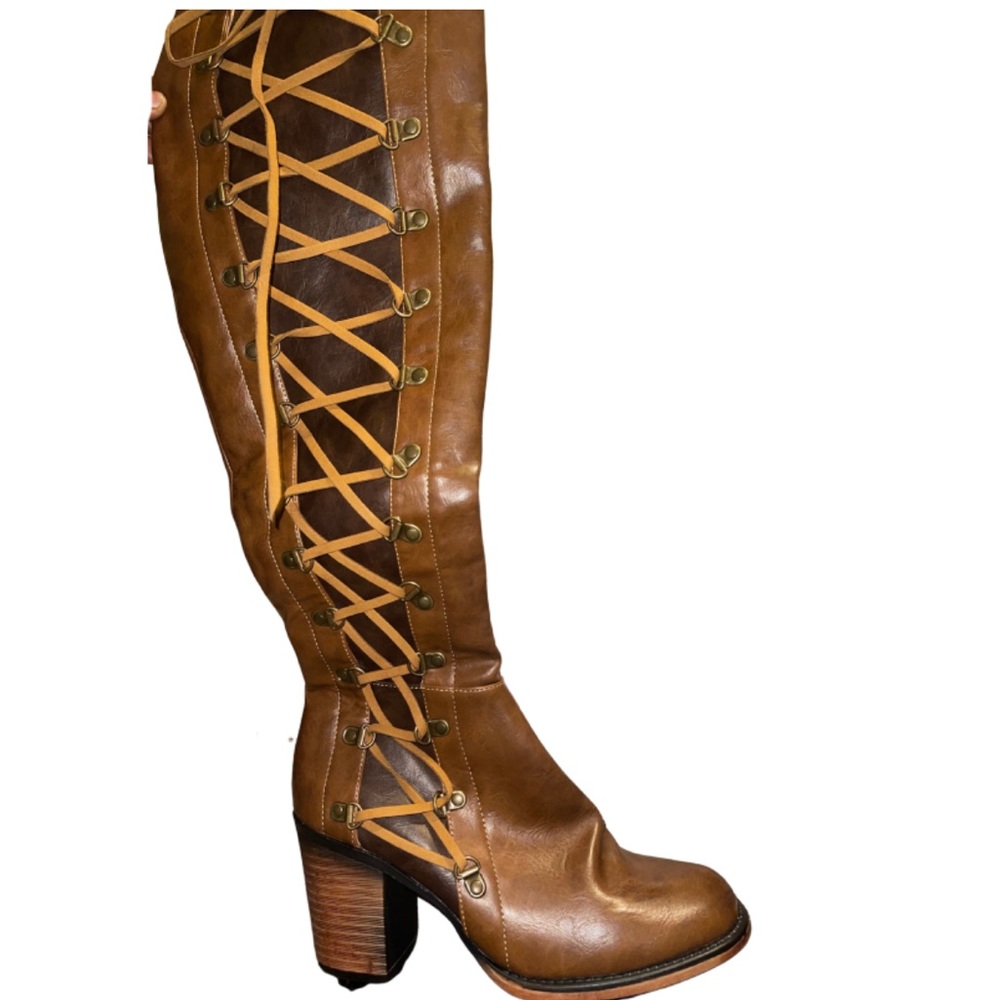 Knee high boots lace up side up design